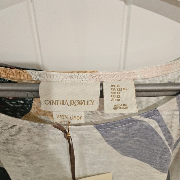 Top - Picture 2 of 4